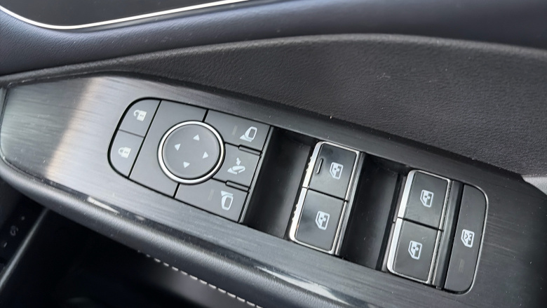 Nissan Qashqai 1.3 DiG-T MH 158 Tekna 5dr Xtronic Petrol Hatchback